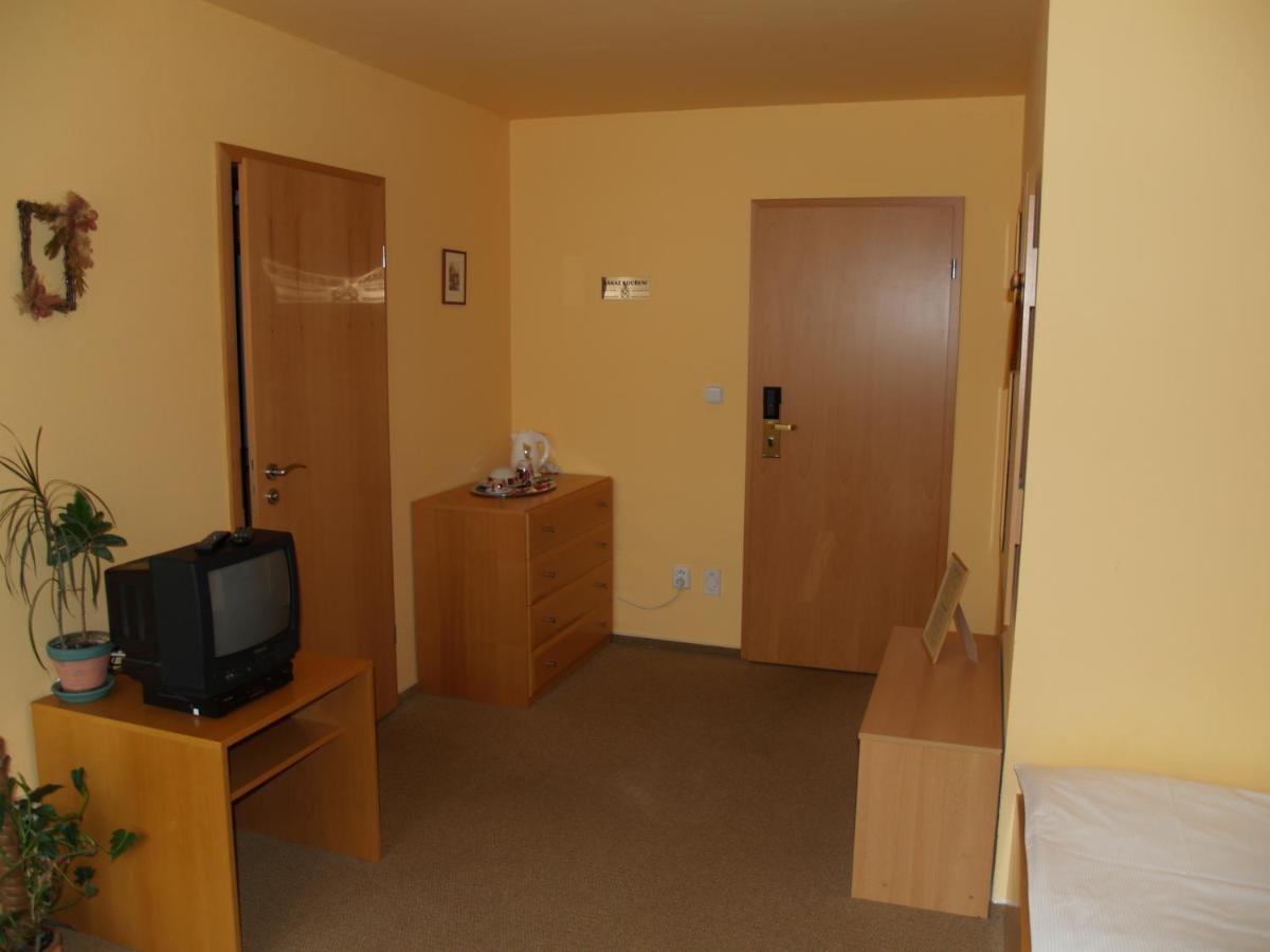 Motel U Krbu Vestec  Kamer foto